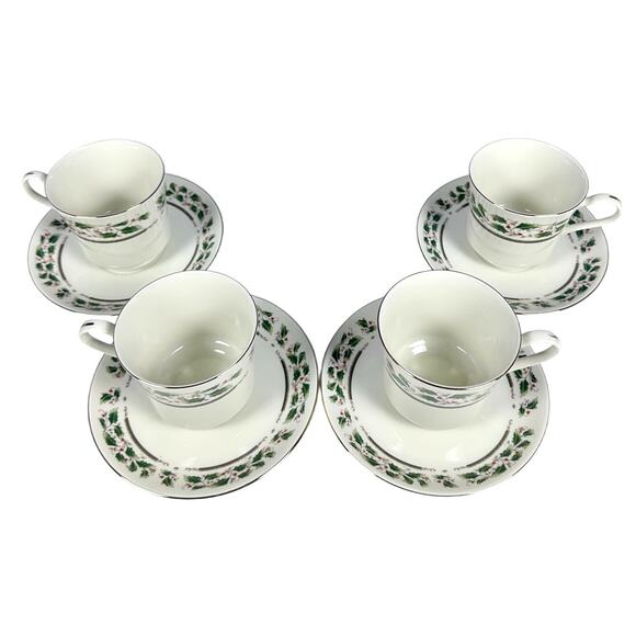 Royal Limited Holly Holiday Footed Cups and Saucers-Set of 4-Excellent! - Picture 4 of 5